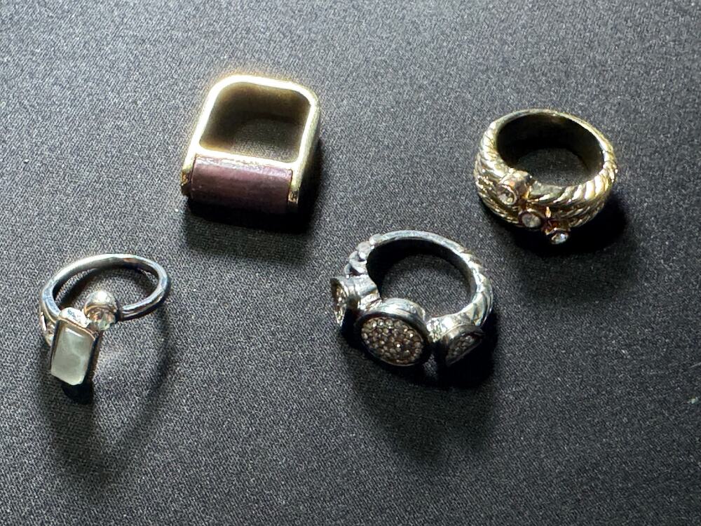 4 Rings 2 Size 6 2 Size 7 Well Made Costume Rings